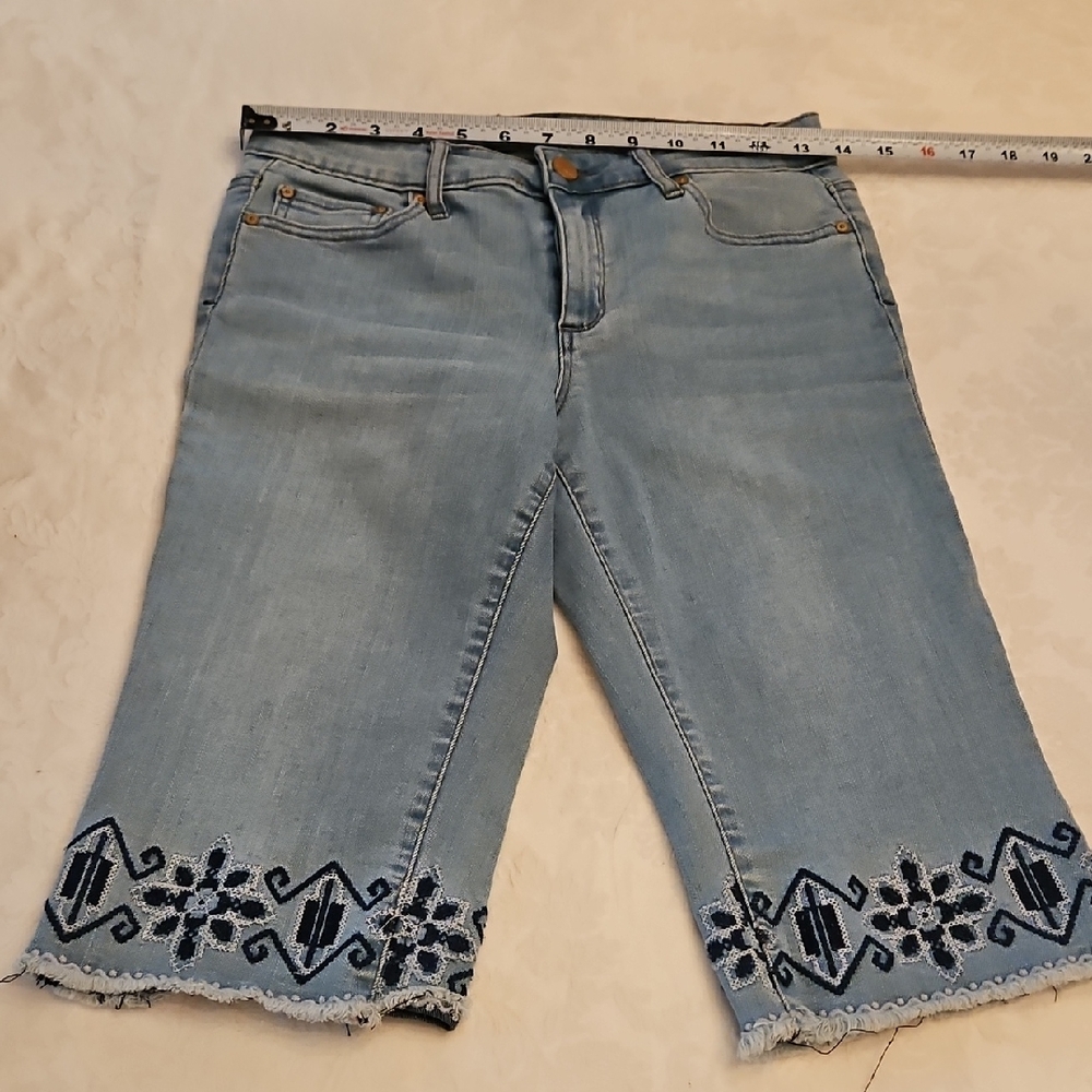 Women's "Pedal Pusher" Bermuda Short Jeans With Stretch Denim.  Womens6/28